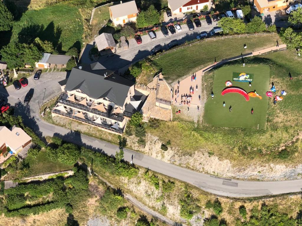 Paralodge Saint-Vincent-les-Forts Exterior photo