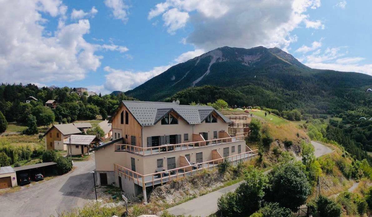 Paralodge Saint-Vincent-les-Forts Exterior photo